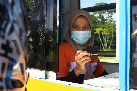 google ff Hadirkan cara bayar non-tunai kuota gold melimpah setelah verifikasi OTP gampang untuk pemain game RPG selain itu gratis pembeli spesial offer image 2